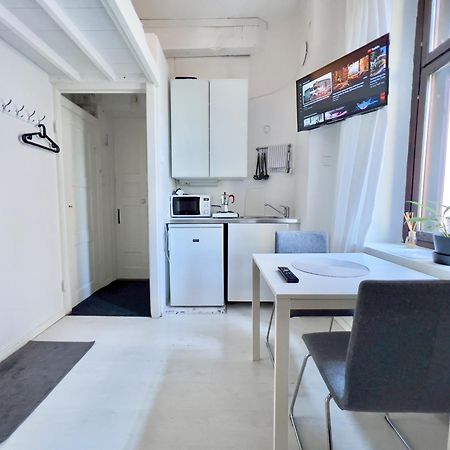Dainty Central Apartment Helsinki Exterior photo